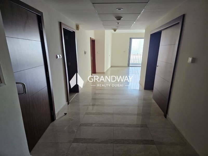 9 Bright Apartment I Best Deal I Community View — photo 9