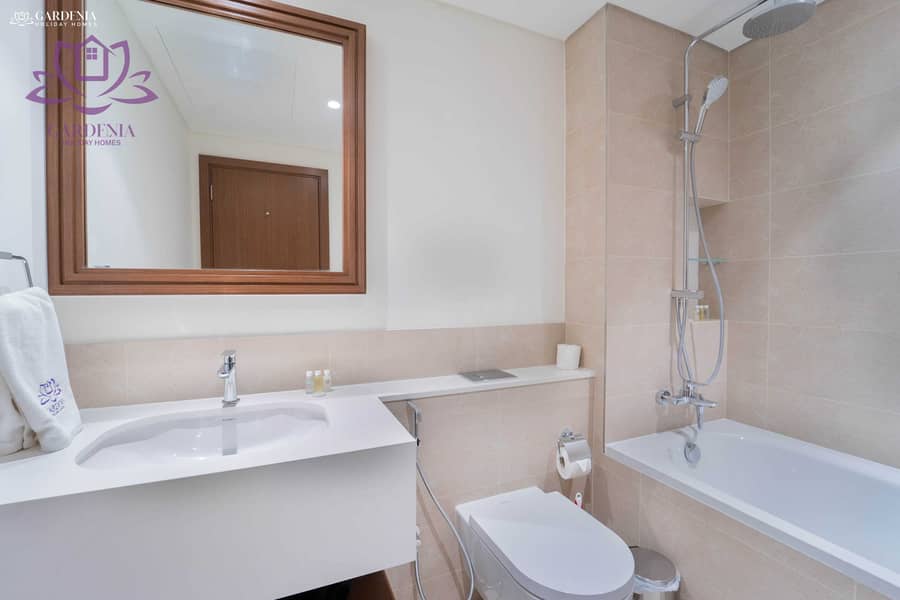 12 Bath 1 1. jpg