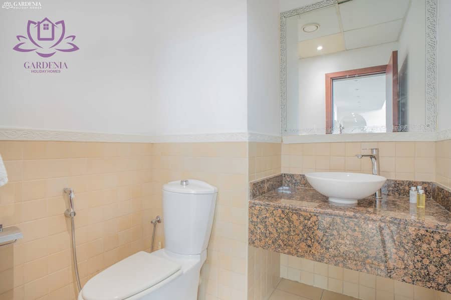 16 Guest Bathroom. jpg