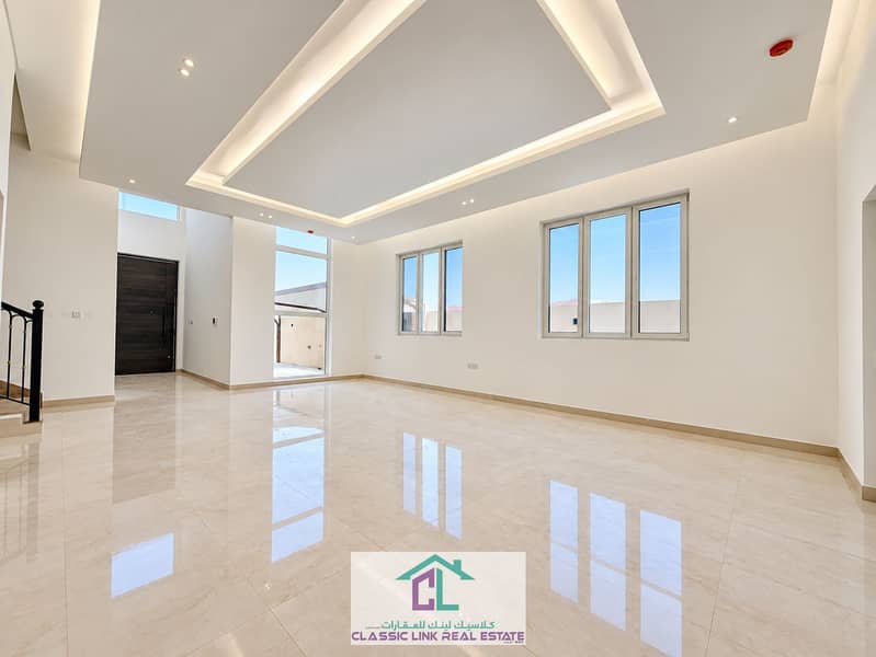 5 Bright Modern Marble-Floored Entry Hall. png