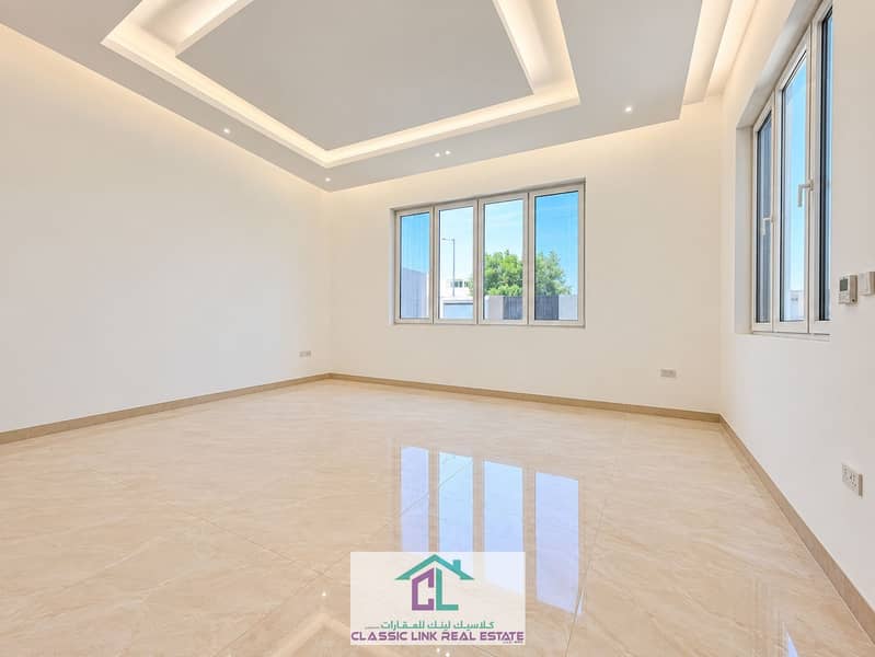 9 Modern Empty Room with Reflective Floors. png