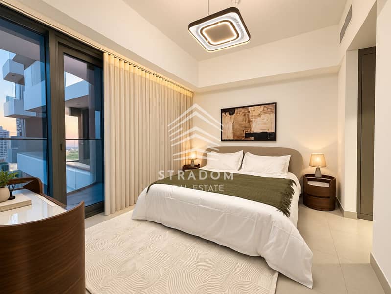 3 Warm Contemporary Bedroom with Balcony View. png