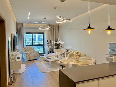 1 Slaapkamer Appartement te Huur in Jumeirah Village Circle (JVC), Dubai - 01-living-dining-overview. jpg 1 Slaapkamer Appartement te Huur in Jumeirah Village Circle (JVC), Dubai - 01-living-dining-overview. jpg