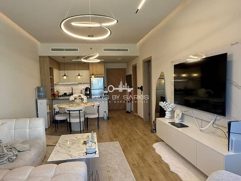 2 02-living-room. jpg
