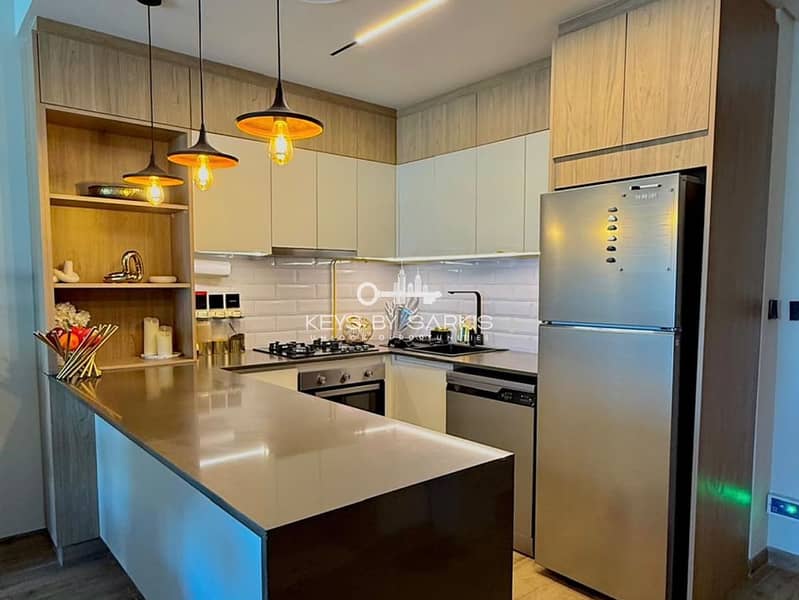 6 06-kitchen. jpg