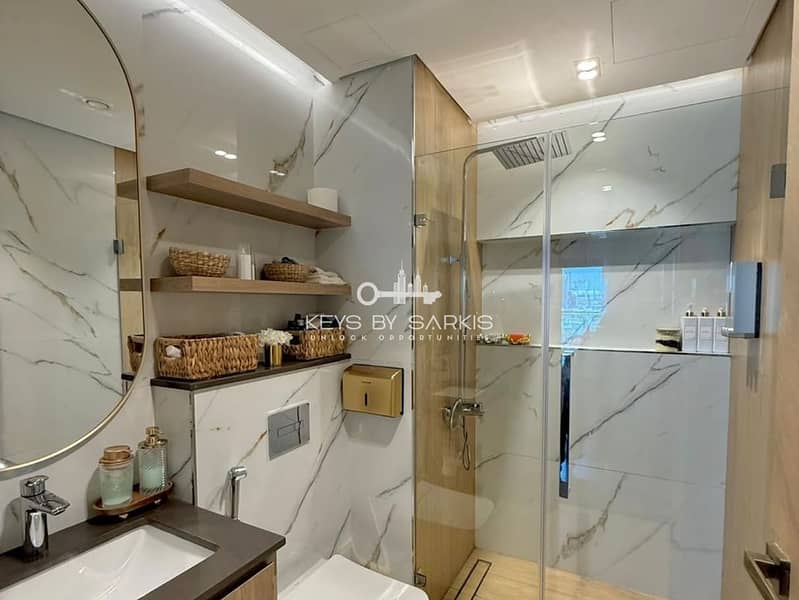 10 10-bathroom. jpg