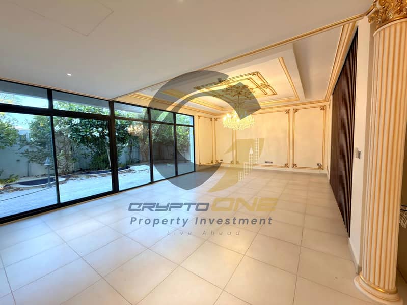 4 06-living-room-garden. jpg