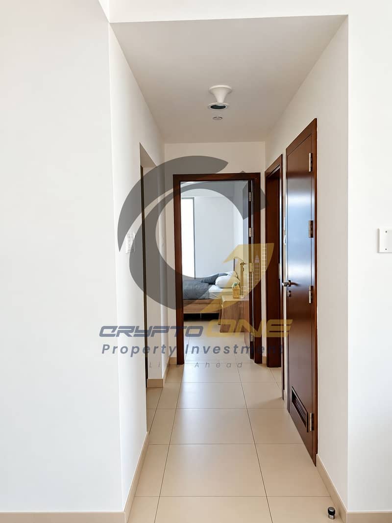 5 12_modern_apartment_hallway_to_bedroom. png