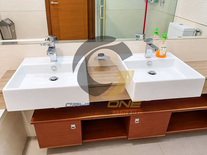 19 07_modern_double_sink_vanity_bathroom. png