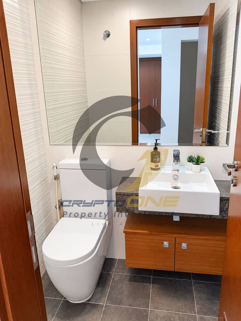 20 16_modern_beige_tile_bathroom_interior. png