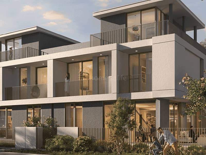 Luxury Property in Prime Location - Customize Now!