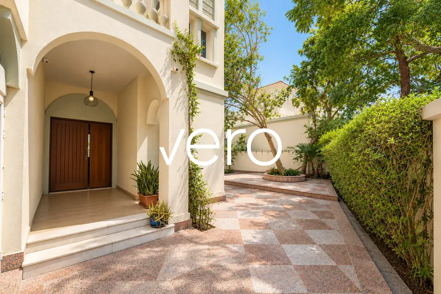 Upgraded Huge Plot | Private Pool | Corner Plot
