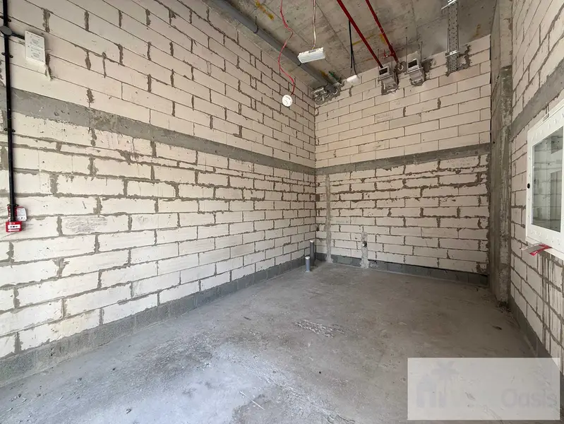 •Investor Deal•Brand New•Just Handed Over•Corner unit•Main Boulevard View•