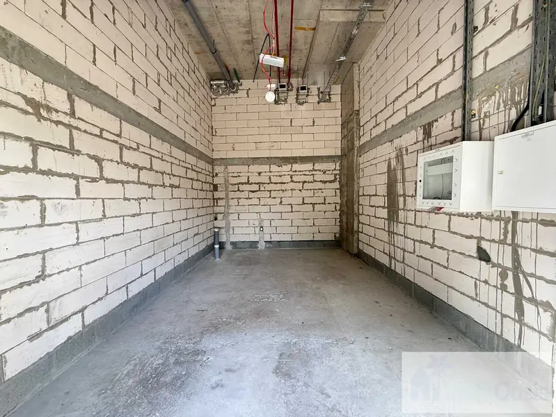 •Investor Deal•Brand New•Just Handed Over•Corner unit•Main Boulevard View•