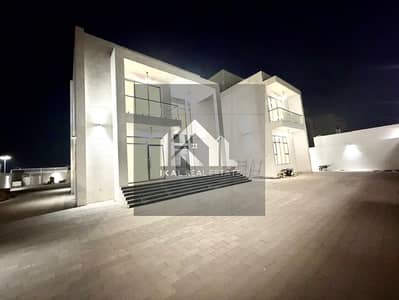 6 habitaciones Villa para en Alquiler en Madinat Al Riyad, Abu Dhabi - PHOTO-2026-10-06-23-29-52 3. jpg 6 habitaciones Villa para en Alquiler en Madinat Al Riyad, Abu Dhabi - PHOTO-2026-10-06-23-29-52 3. jpg