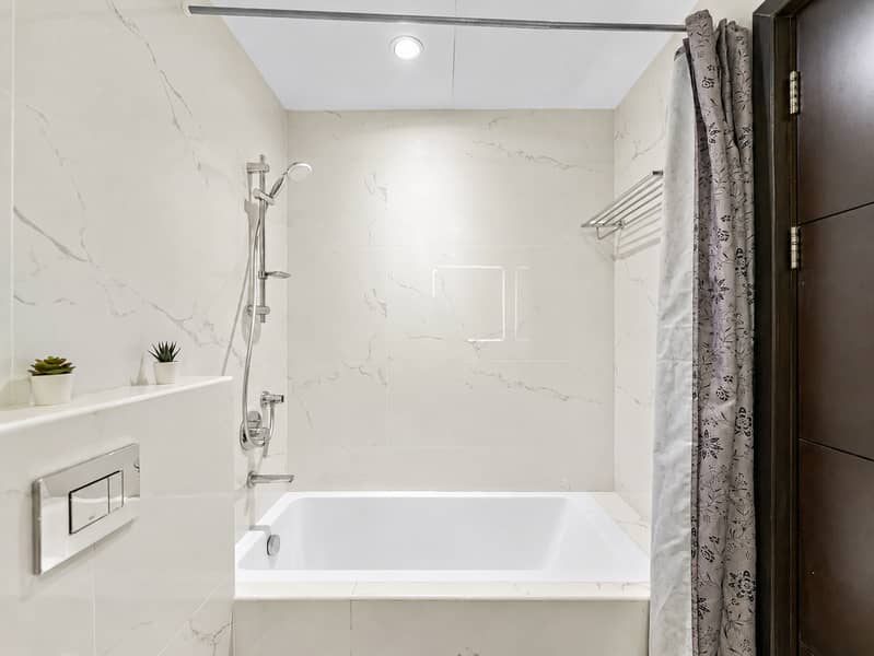23 Bath Tub. png