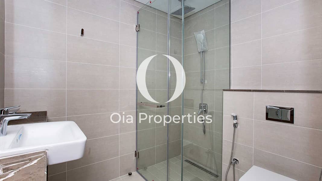 12 park-view-tower-al-reem-island-bathroom. jpg