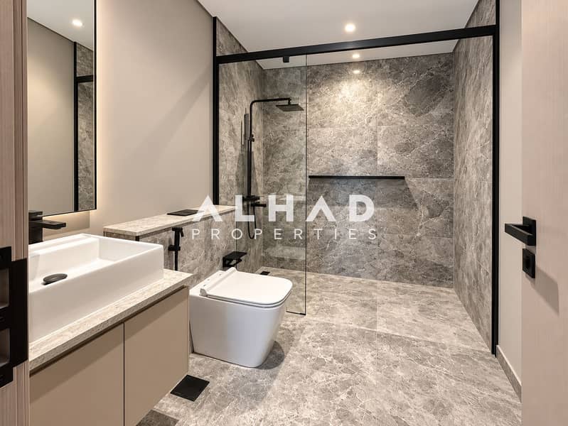 9 Modern Gray Marble Bathroom Retreat. png