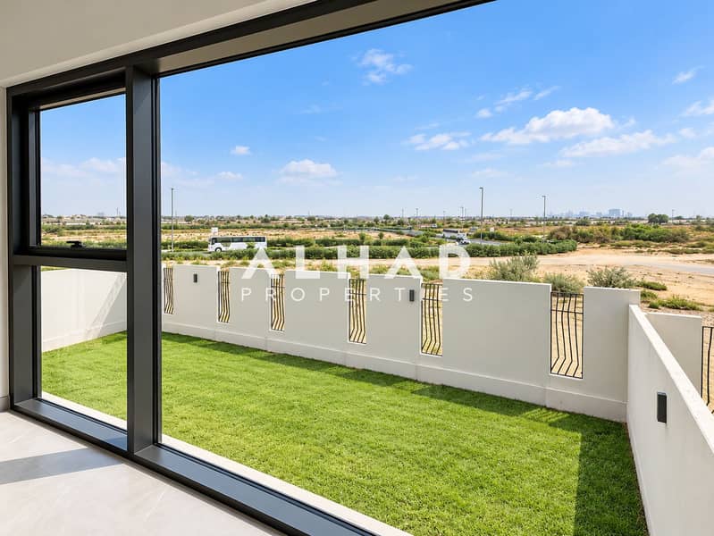 12 Modern Window Overlooking a Desert Garden. png