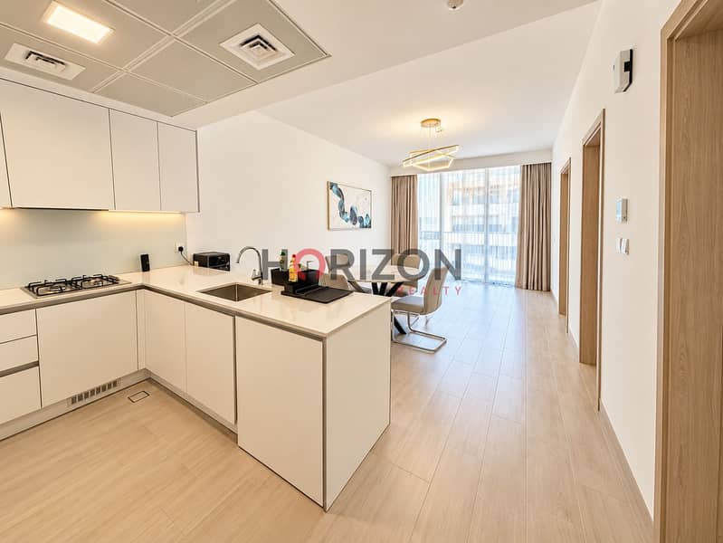 3 Bright Modern Open-Plan Apartment Interior. jpg