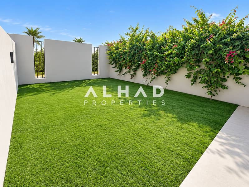 9 Modern Courtyard with Blooming Bougainvillea. png