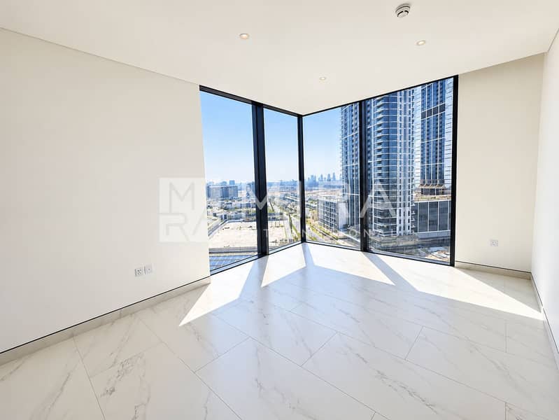 5 Minimalist Corner Apartment with City Views