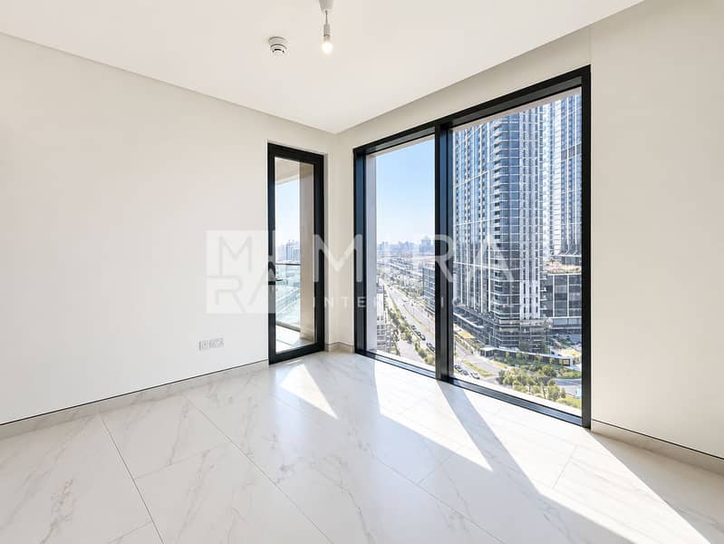 11 Sunlit Minimalist Apartment with City Views