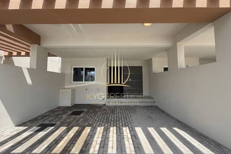 4 habitaciones Townhouse para en Venta en DAMAC Hills 2 (Akoya by DAMAC), Dubai - Casa adosada en DAMAC Hills 2 (Akoya by DAMAC),Verona, 4 dormitorios, 2200000 AED - 16773145 4 habitaciones Townhouse para en Venta en DAMAC Hills 2 (Akoya by DAMAC), Dubai - Casa adosada en DAMAC Hills 2 (Akoya by DAMAC),Verona, 4 dormitorios, 2200000 AED - 16773145