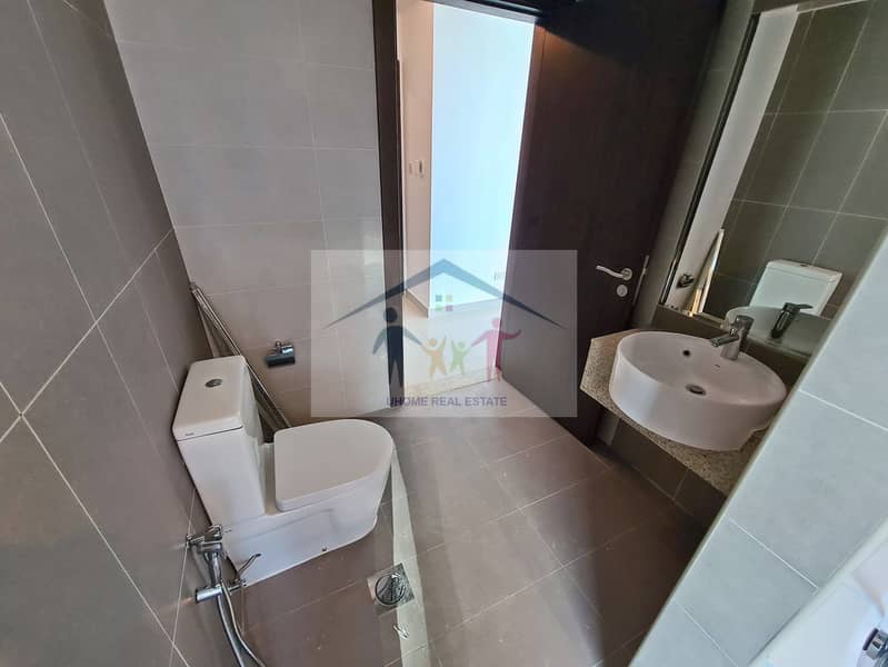 16 16-bathroom-2. jpg