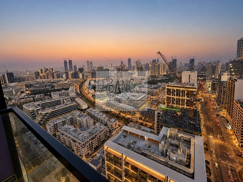 11 Twilight Skyline from a High-Rise Balcony. png