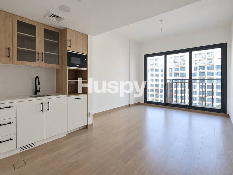 Mid Floor | Pool View | Vacant Now Mid Floor | Pool View | Vacant Now