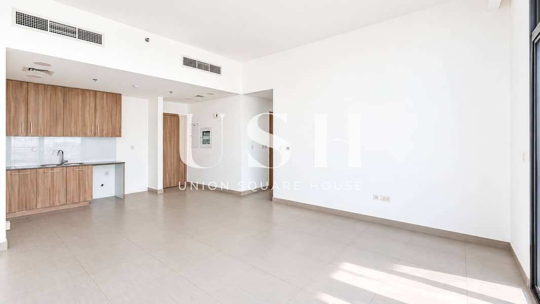 4 Bright Minimalist Apartment with Kitchenette. png