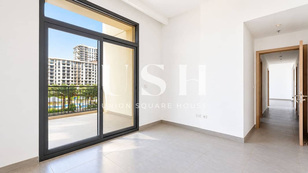 6 Bright Minimalist Apartment Interior (6). png