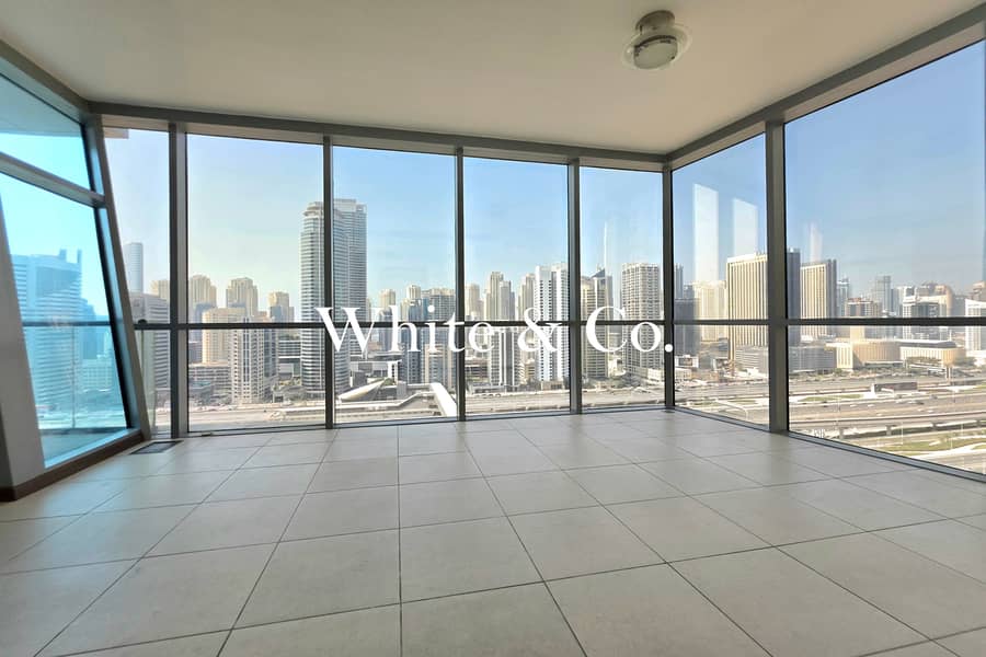Natural Light | Vacant Now | Lake View Natural Light | Vacant Now | Lake View