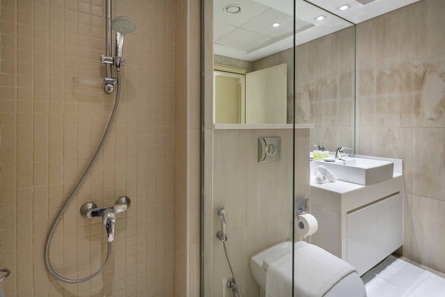 31 Oak Tree Al Bateen Residences 1306 - 32. jpg