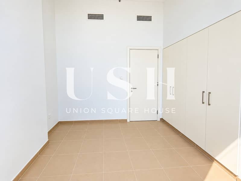 8 Minimalist Room with Door and Wardrobes. jpg