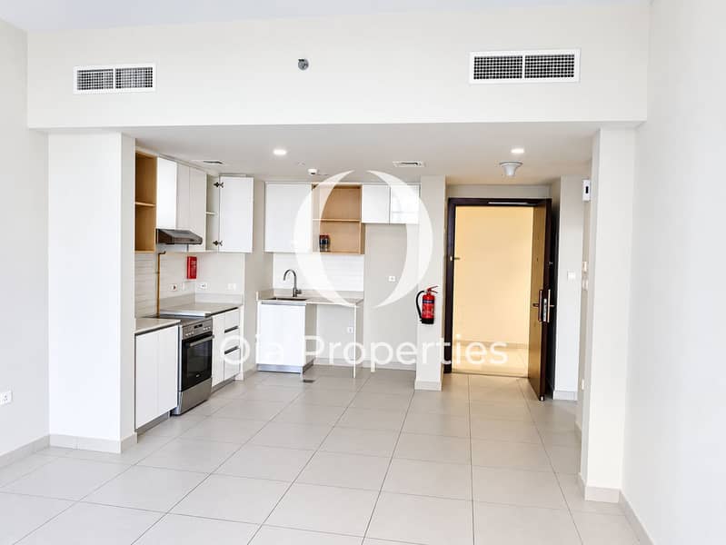 2 Bright Modern Apartment Kitchen Entryway. png