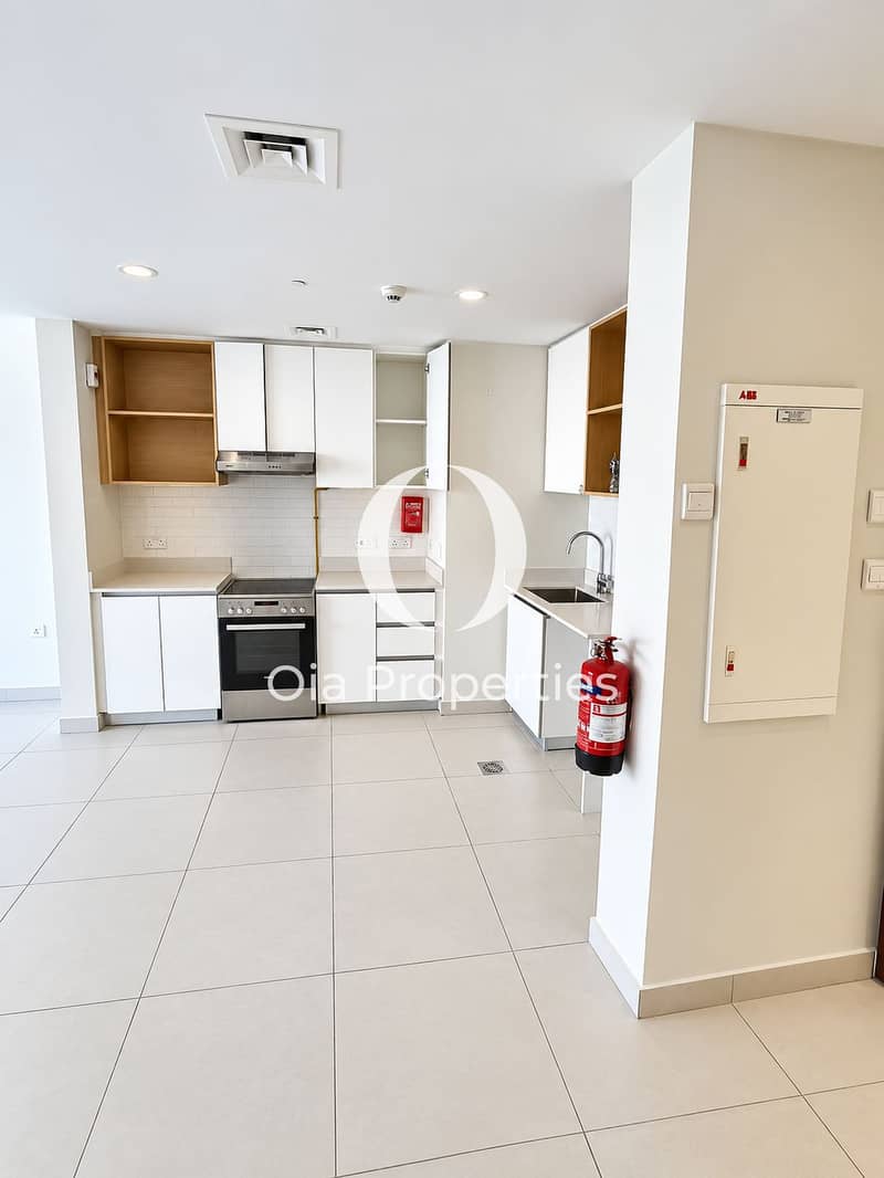 3 Bright Minimalist Kitchen Interior. png