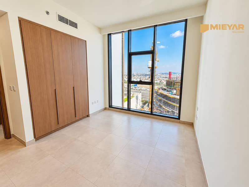 6 Modern Room with City View. png