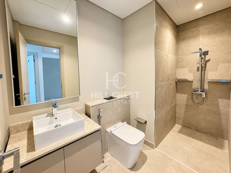 28 Modern Minimalist Bathroom Interior (1). png