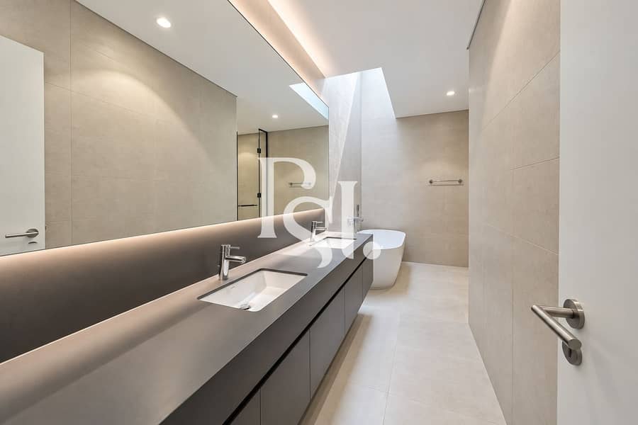 29 master bedroom washroom. png