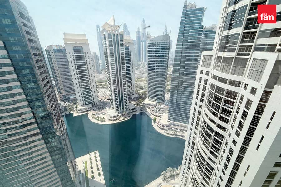 Bright Office | High Floor | Community Expert Bright Office | High Floor | Community Expert