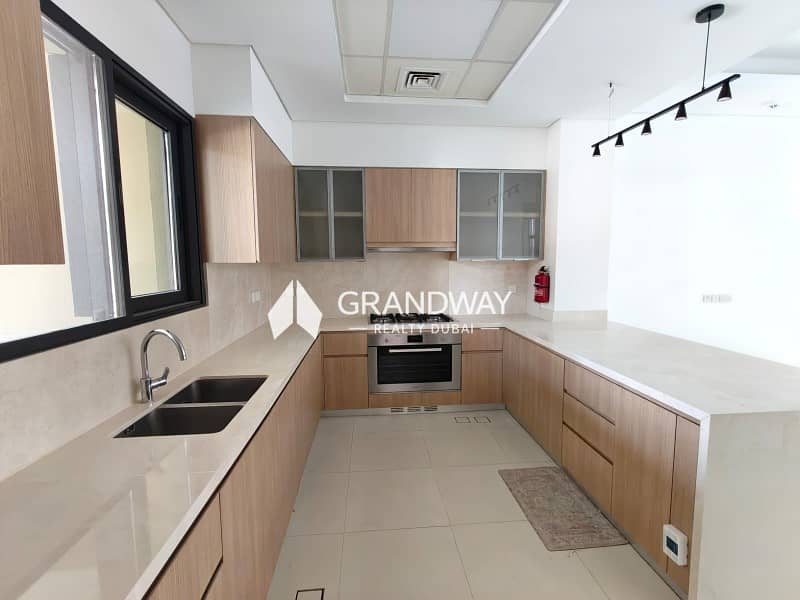 3 Spacious 3BR Villa| Private Garden I Best Deal — photo 3