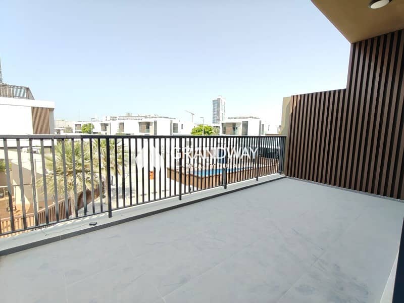 4 Spacious 3BR Villa| Private Garden I Best Deal — photo 4