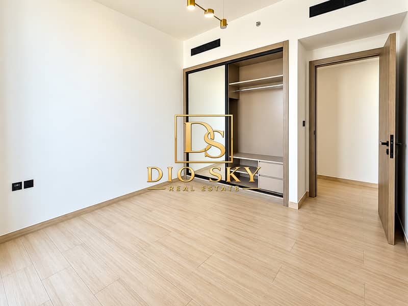 4 Image 4