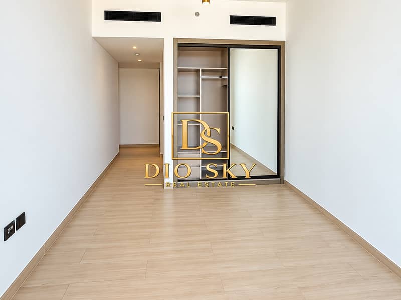 6 Image 6