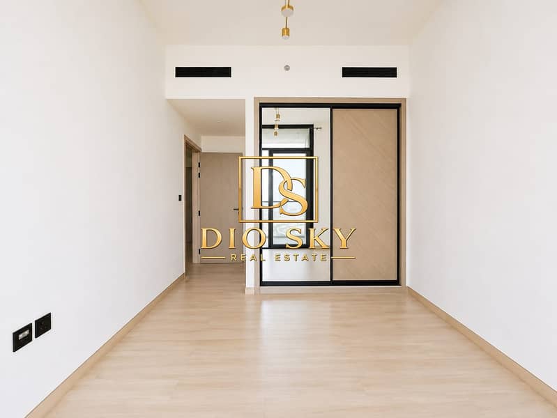 5 Image 5