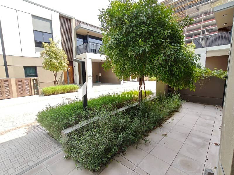 4 LUXURY 3BR VILLA | MODERN KITCHEN| LARGE GARDEN| — photo 4