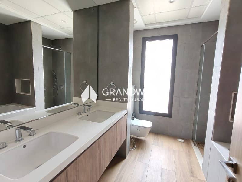 9 LUXURY 3BR VILLA | MODERN KITCHEN| LARGE GARDEN| — photo 9