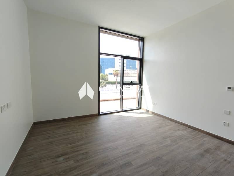 12 LUXURY 3BR VILLA | MODERN KITCHEN| LARGE GARDEN| — photo 12
